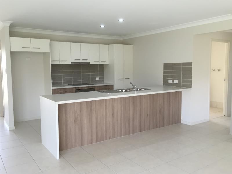 5 Hedgerose Way, Parkhurst QLD 4702